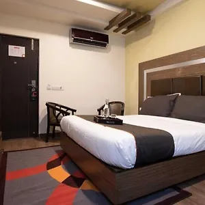 https://oyo-83076-dream-casa.kerala-hotels.net